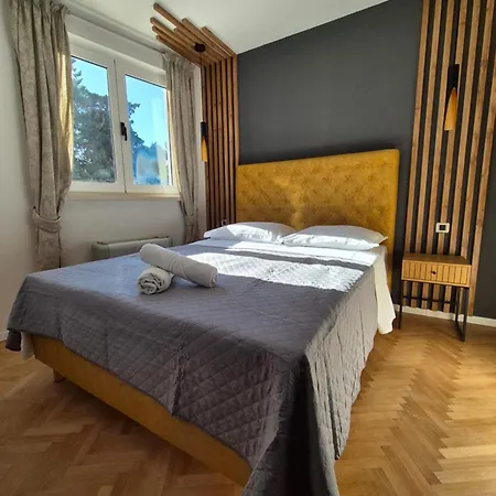 Apartment Dalmatino *