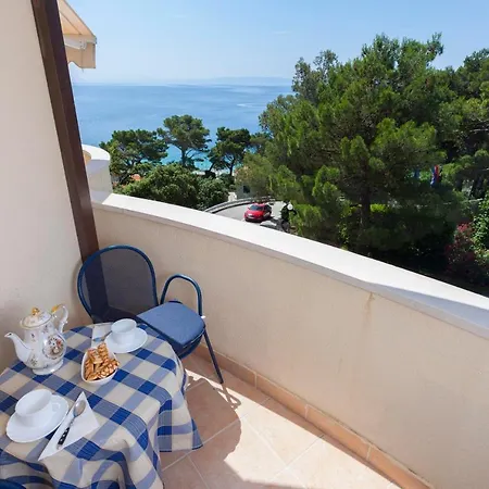 Dalmatino Apartment *