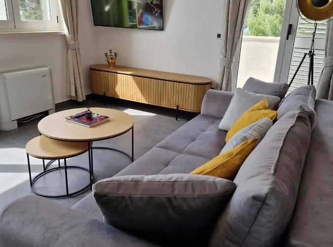 Dalmatino Apartman *