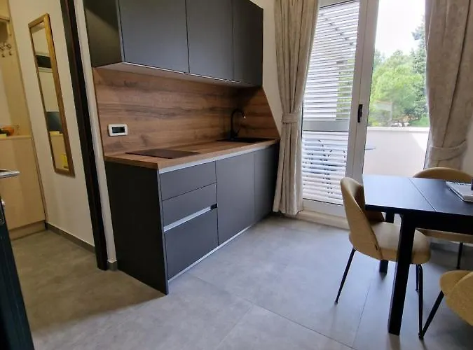 Dalmatino Apartman *