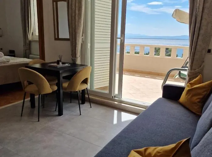 Dalmatino Apartman *
