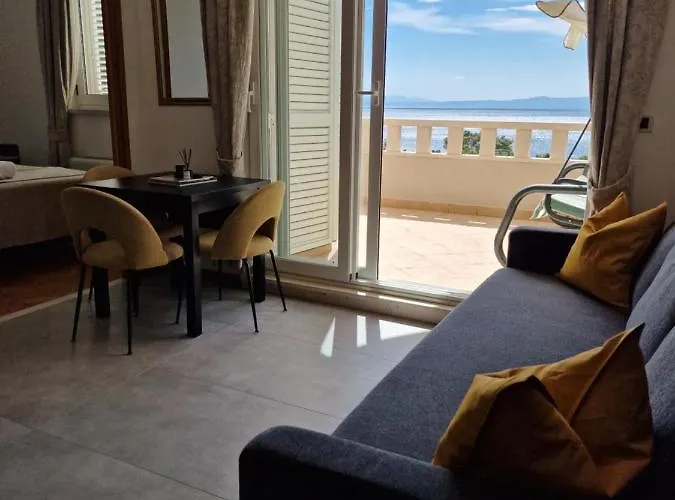 维拉达尔马蒂诺酒店 *