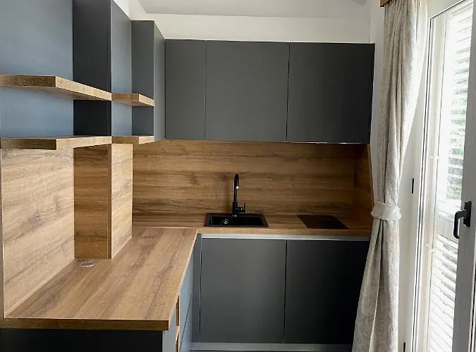 维拉达尔马蒂诺酒店 *