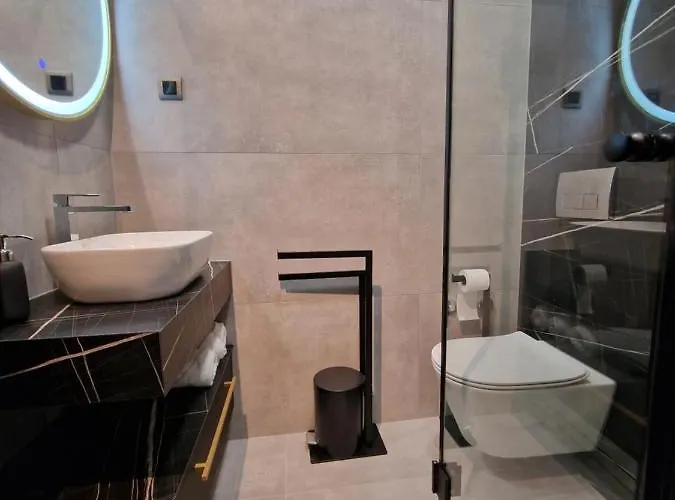 维拉达尔马蒂诺酒店 *