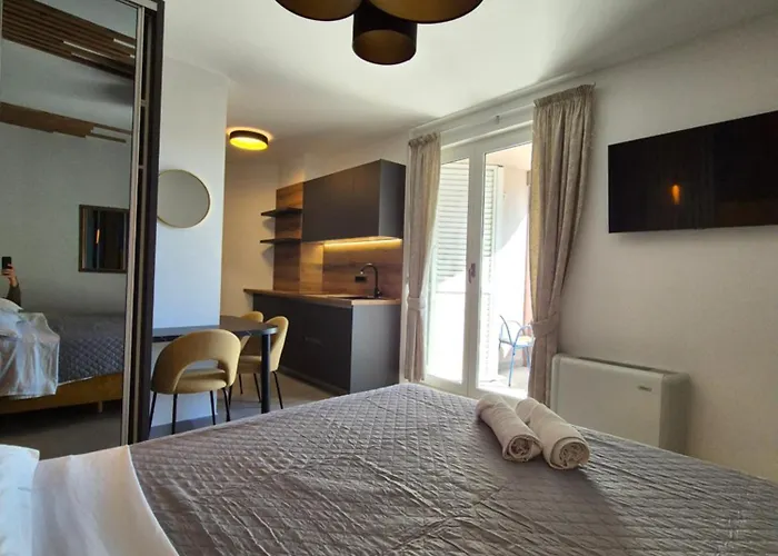 公寓 维拉达尔马蒂诺酒店 *