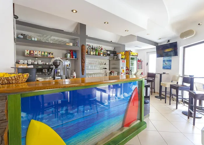 维拉达尔马蒂诺酒店 *